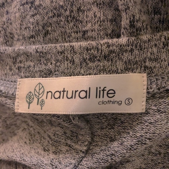 Natural Life Gray Pullover Sweater l SIZE S - Picture 4 of 4